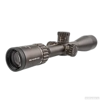 Continental x6 4-24x50 Coyote FDE спереди-сбоку, кольцо кратности в фокусе