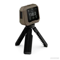 Garmin Xero C1 Pro набок — компактный корпус на складных ножках